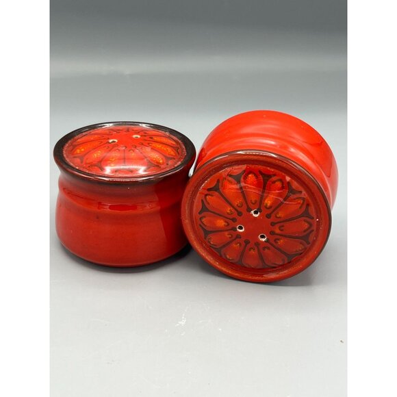 Vintage Metlox Red Ceramic Salt & Pepper Shakers 3" Diameter Floral Design - Picture 13 of 13